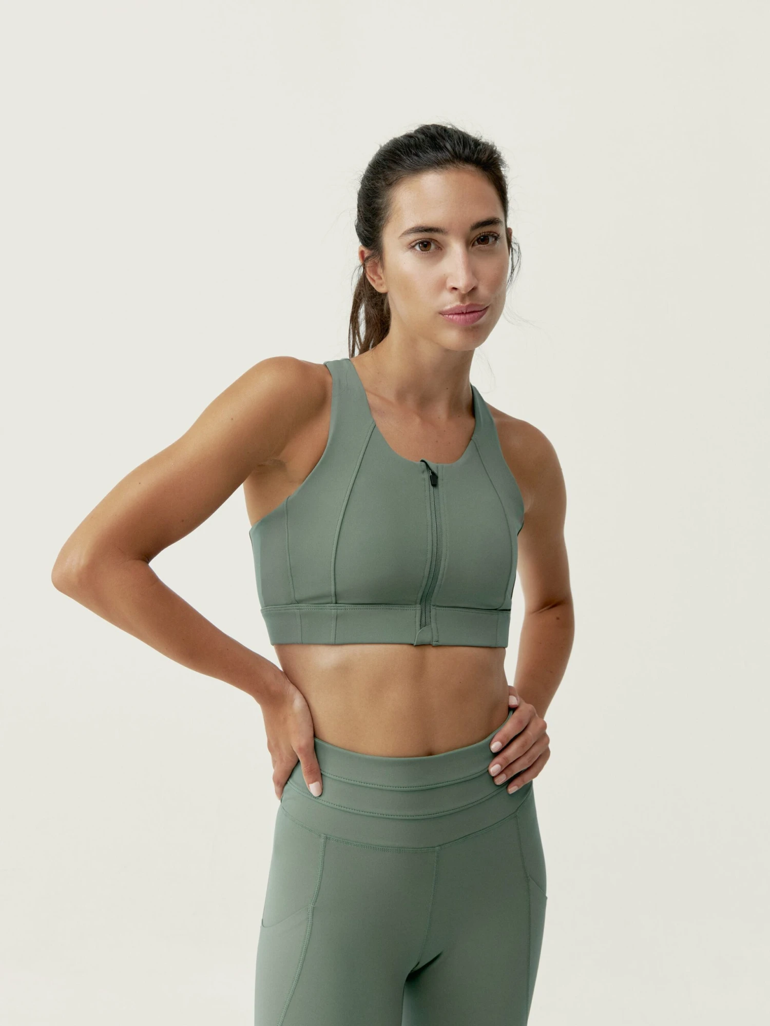 Born Living Yoga Top Agni Oregano - Imagen 3