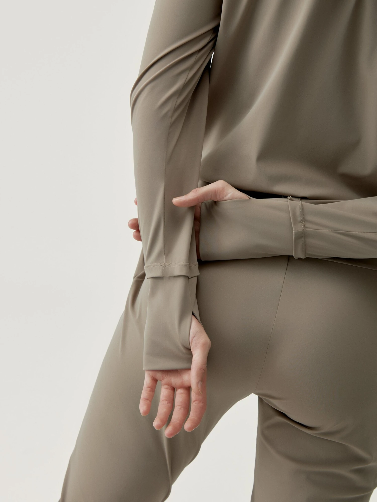 Born Living Yoga Jacket Airla Fossil - Imagen 3