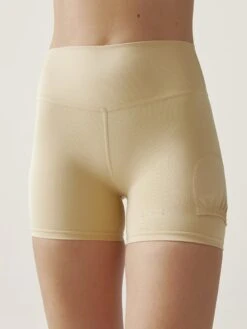 Born Living Yoga Short Laver Oat Milk