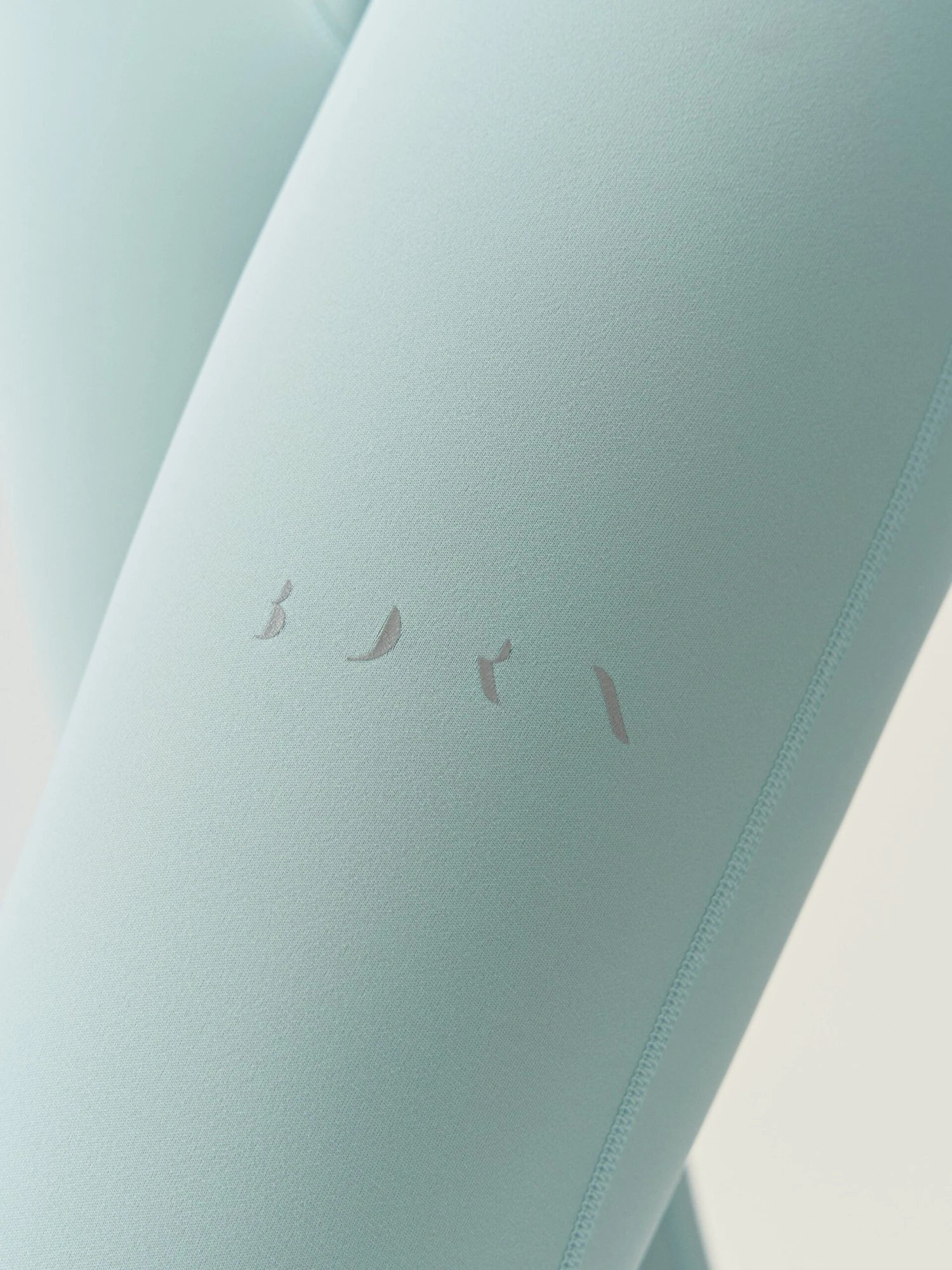 Born Living Yoga Legging Chloe Blue Ice - Imagen 3