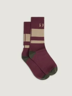 Born Living Yoga Eume Socks Dark Cherry