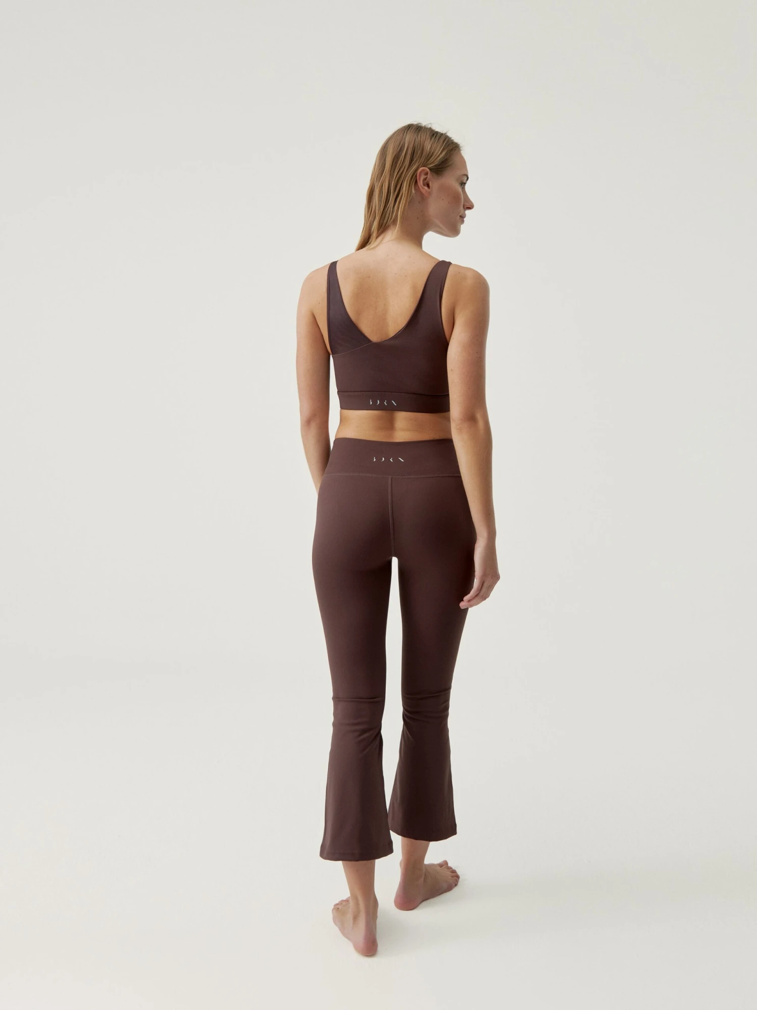 Born Living Yoga Legging Jin Flare Cacao - Imagen 5