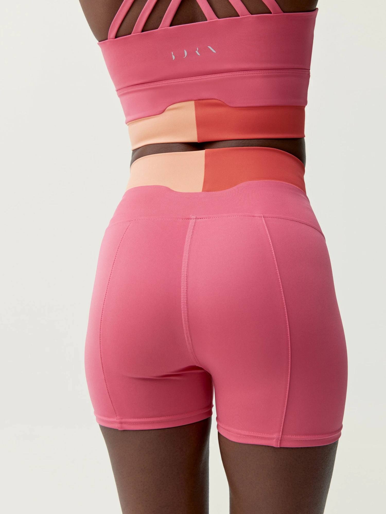 Born Living Yoga Short Kalinda Fuxia Bright - Imagen 2
