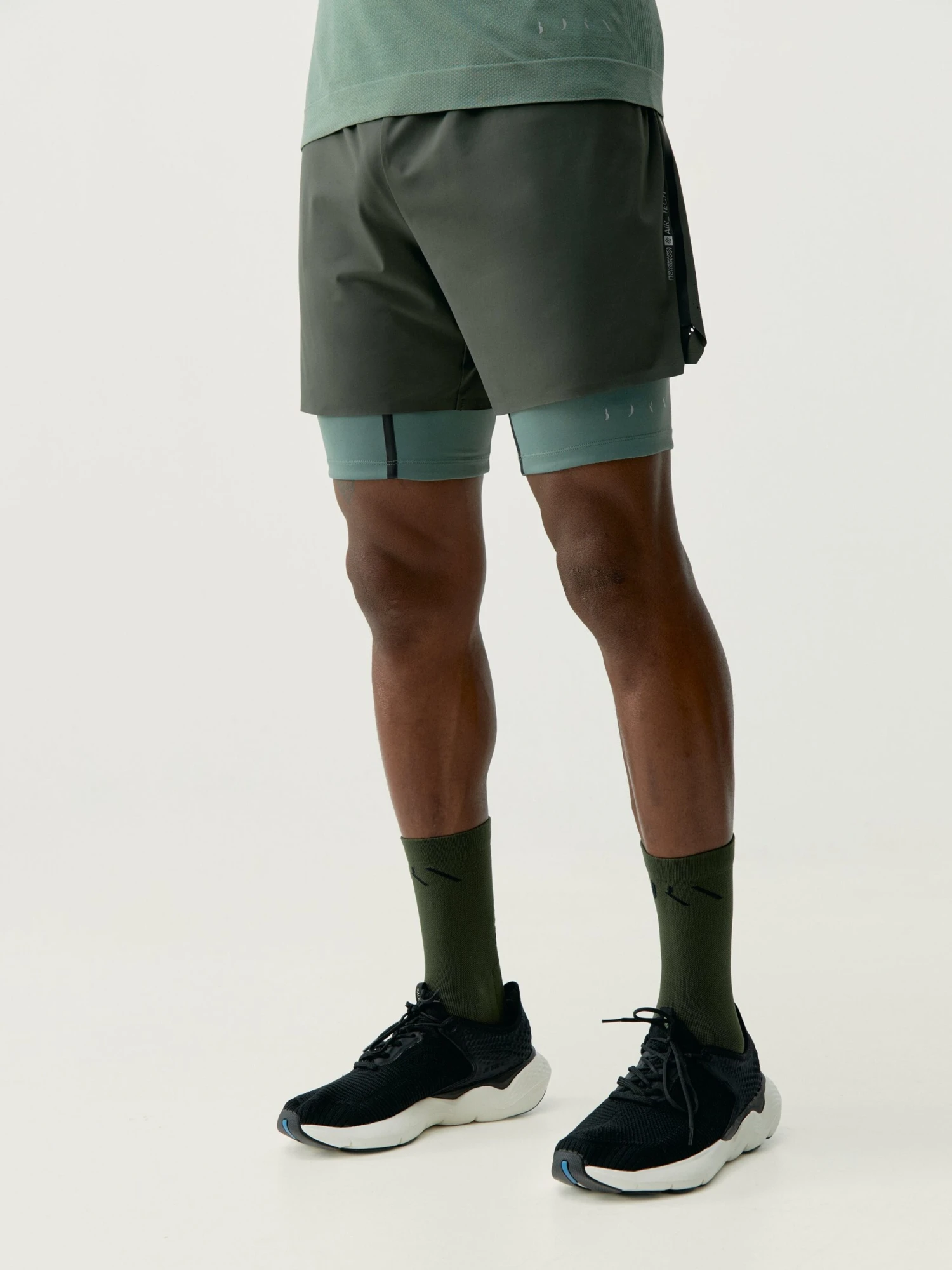 Born Living Yoga Short Kuban Deep Kaki/Oregano - Imagen 2