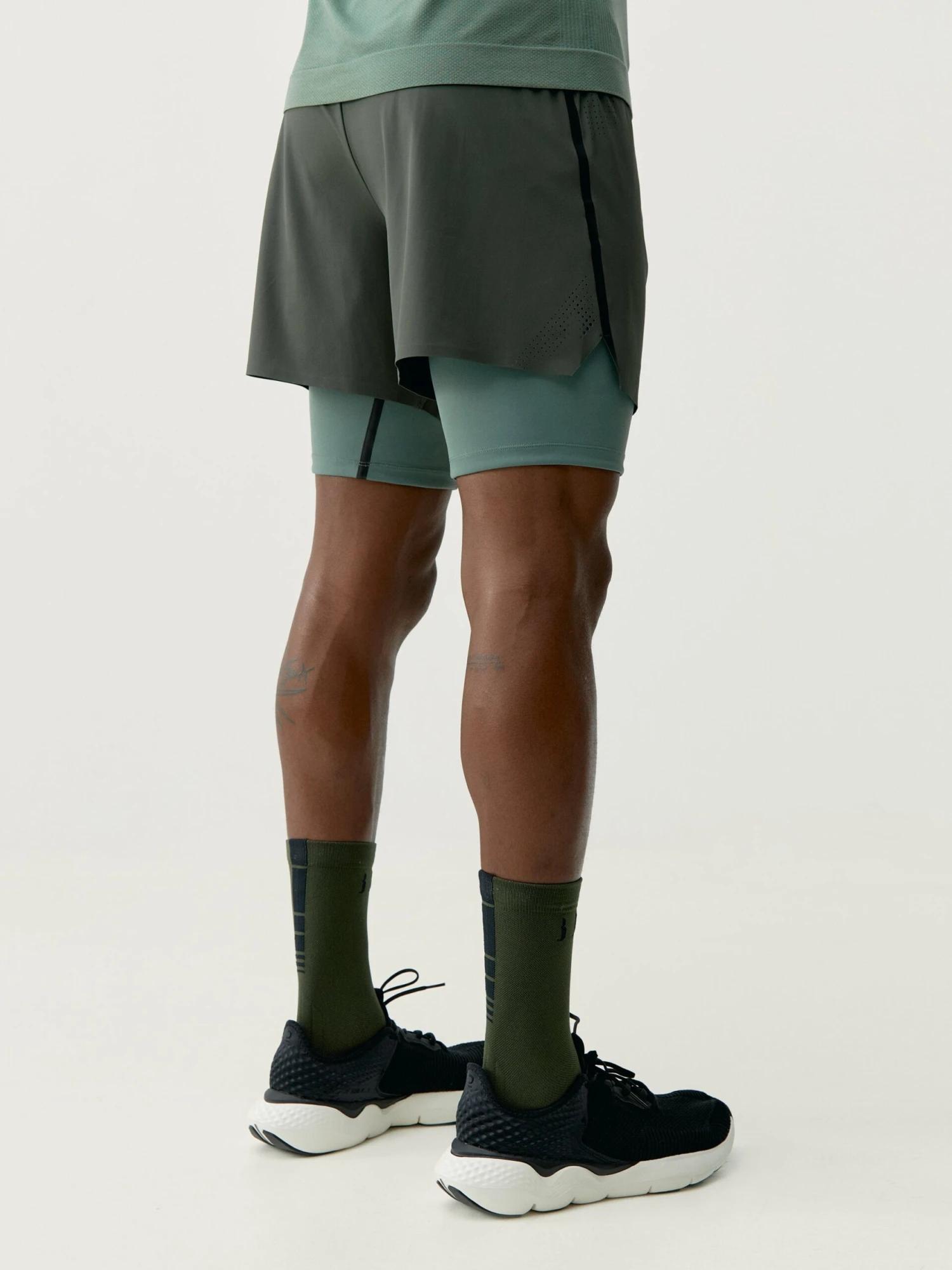 Born Living Yoga Short Kuban Deep Kaki/Oregano - Imagen 3