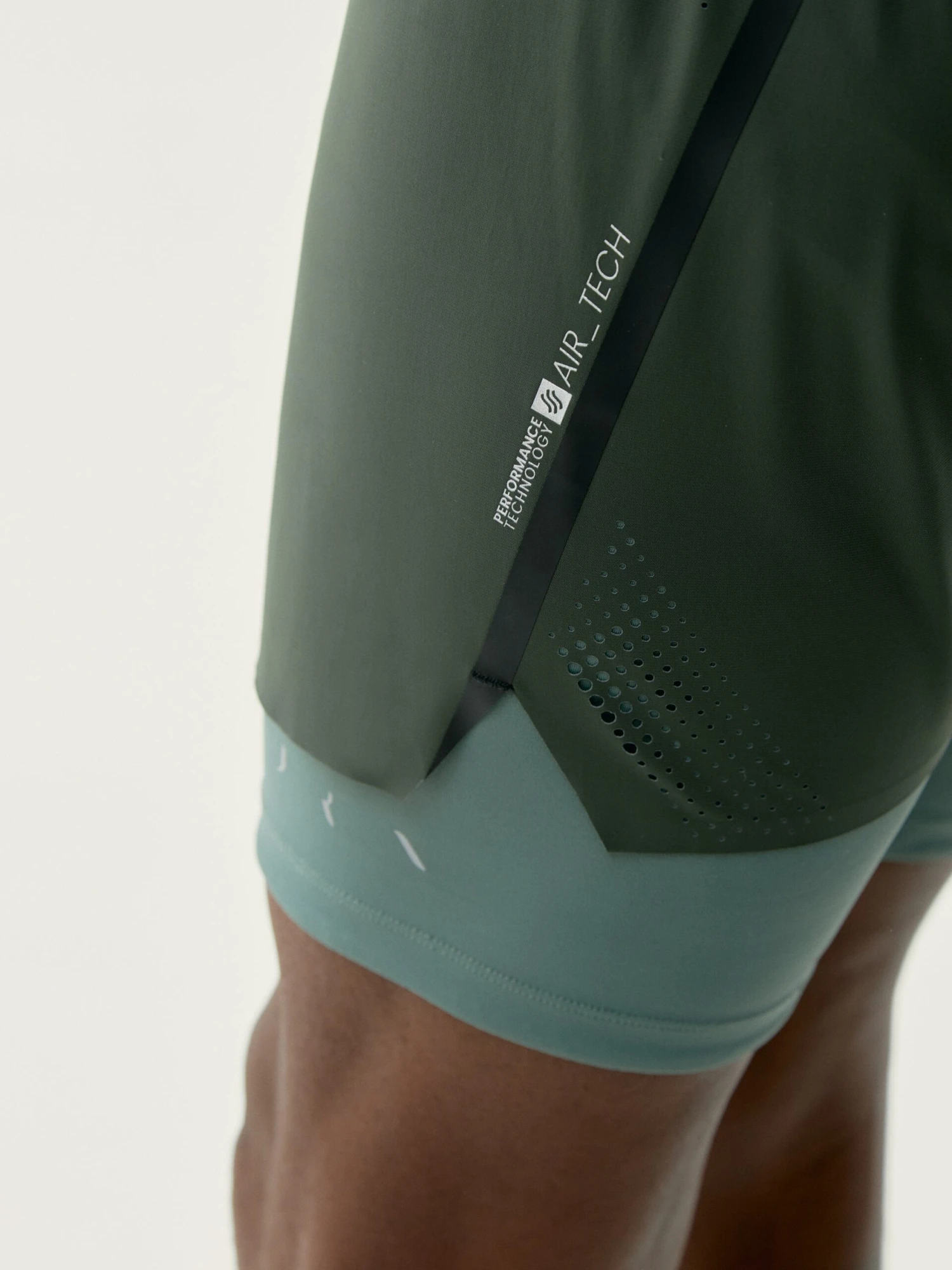 Born Living Yoga Short Kuban Deep Kaki/Oregano - Imagen 5