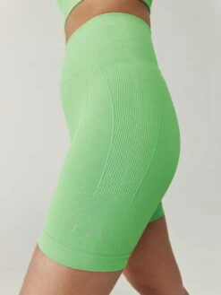 Born Living Yoga Short Kumari Apple