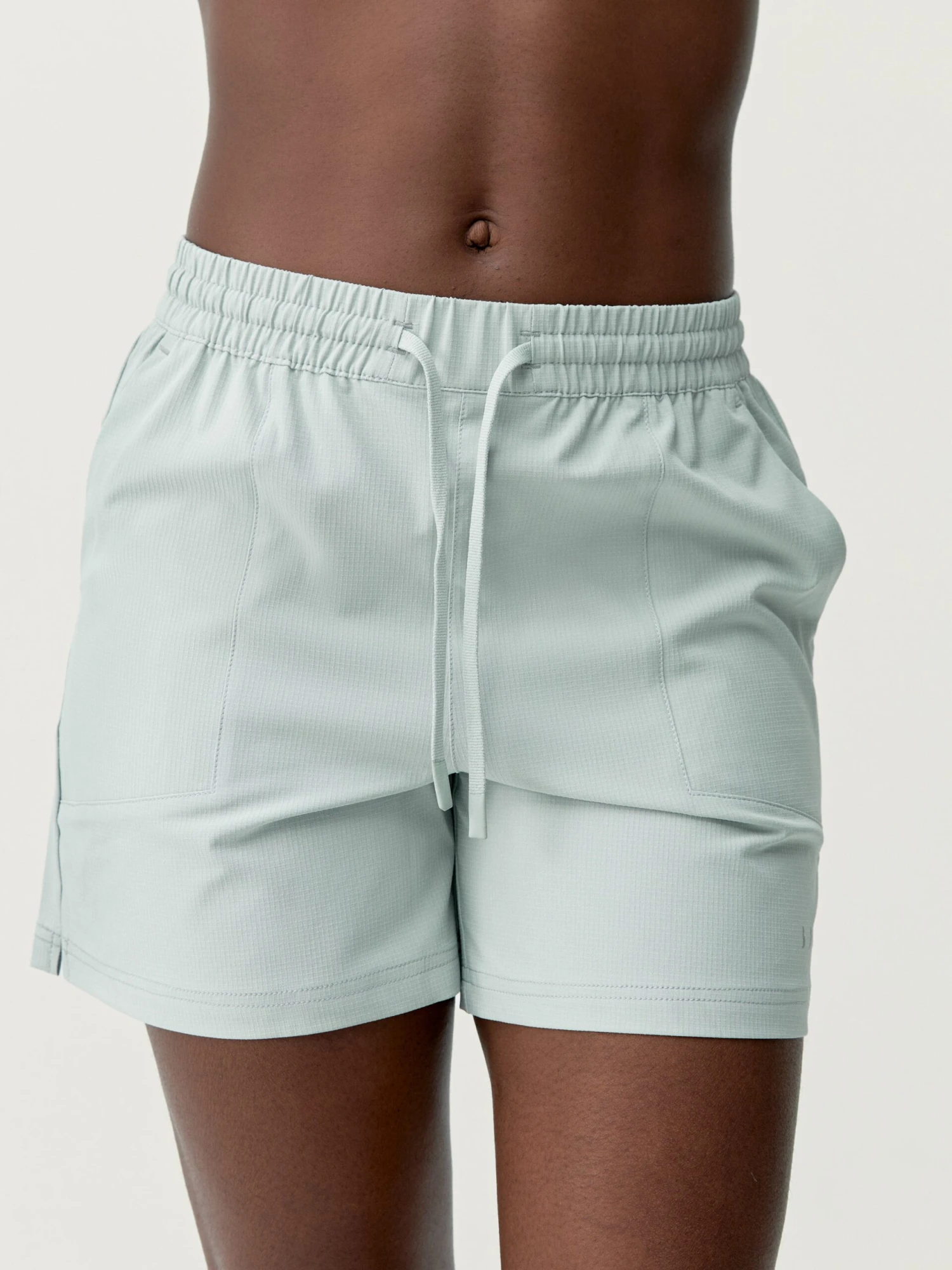 Born Living Yoga Short Lizara Grey Soft