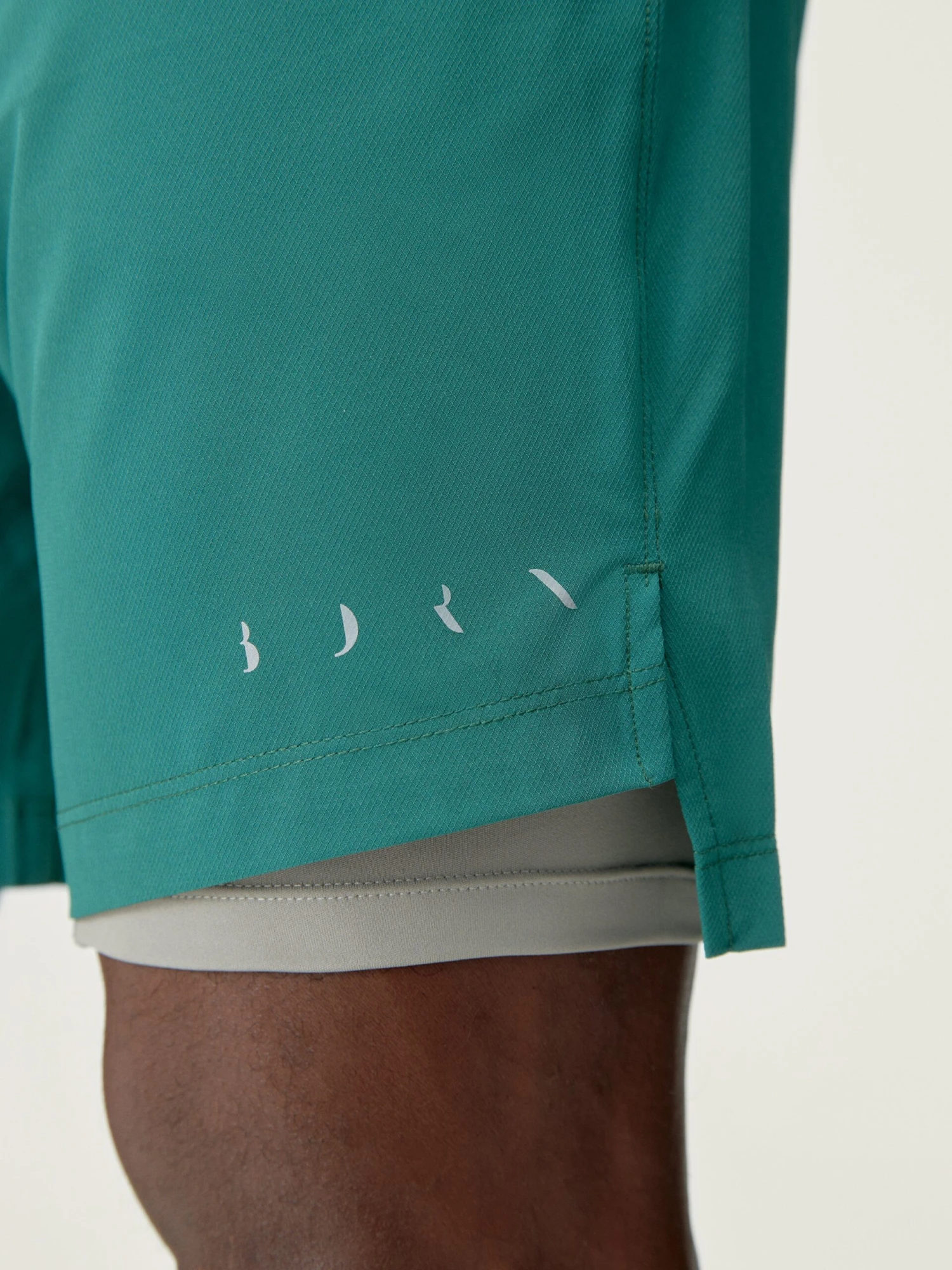 Born Living Yoga Short Natron Basil Green/Rock - Imagen 4