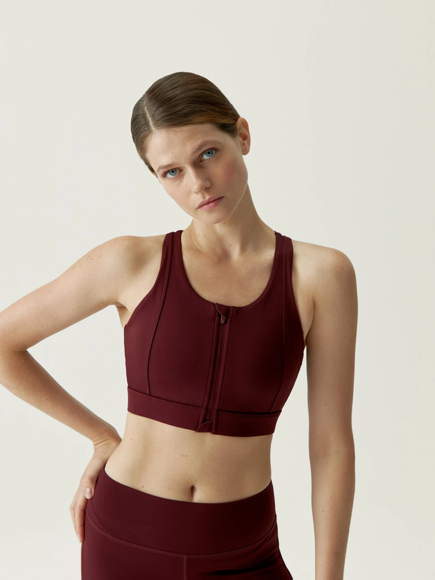 Born Living Yoga Top Ona Burgundy Cilene - Imagen 2