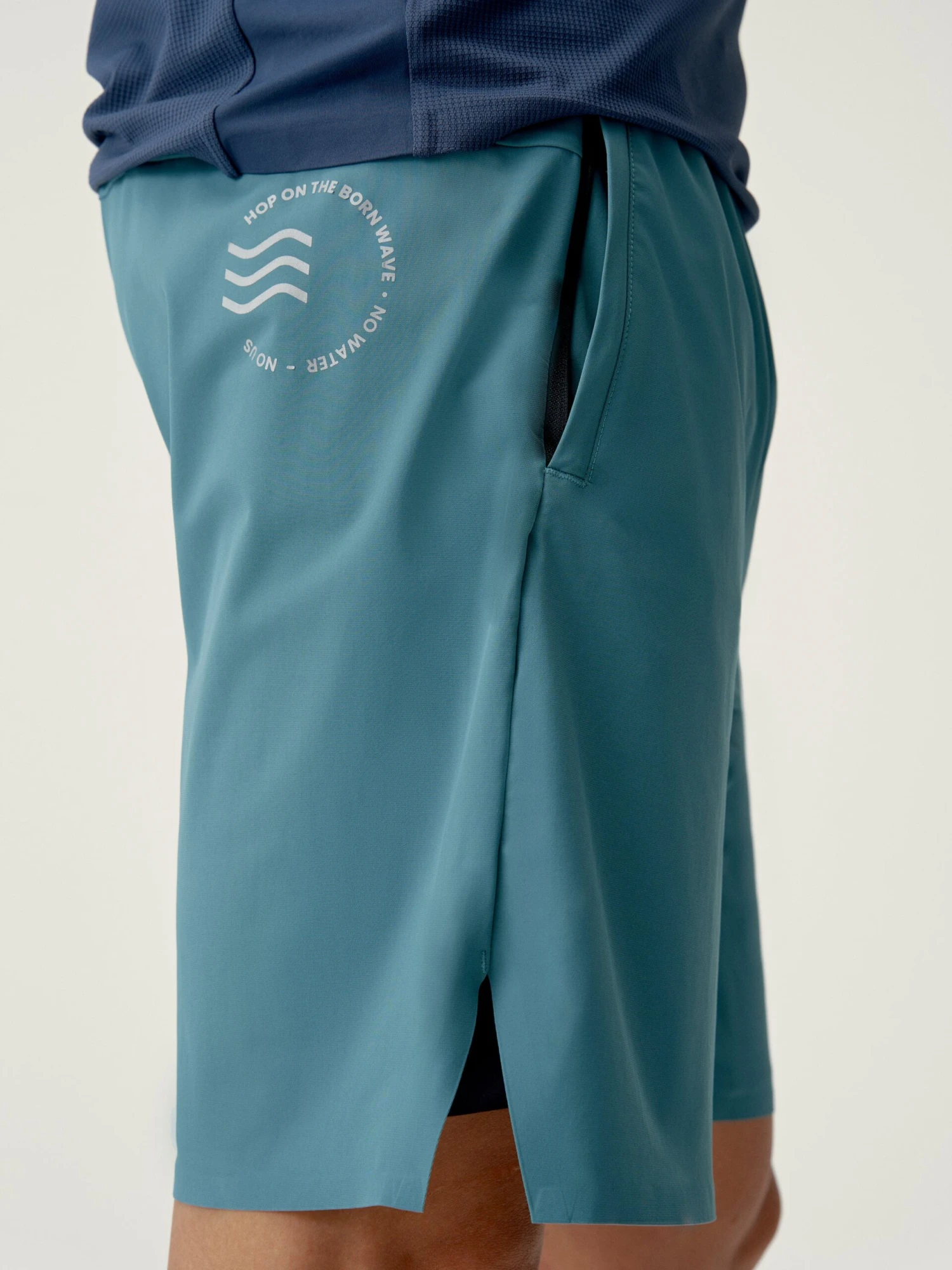 Born Living Yoga Short Orinoco Eucalyptus Leaf - Imagen 3