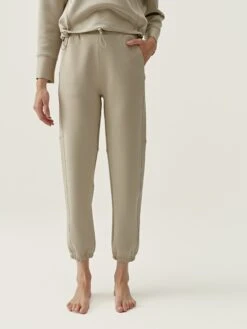 Born Living Yoga Jogger Saona Pumice