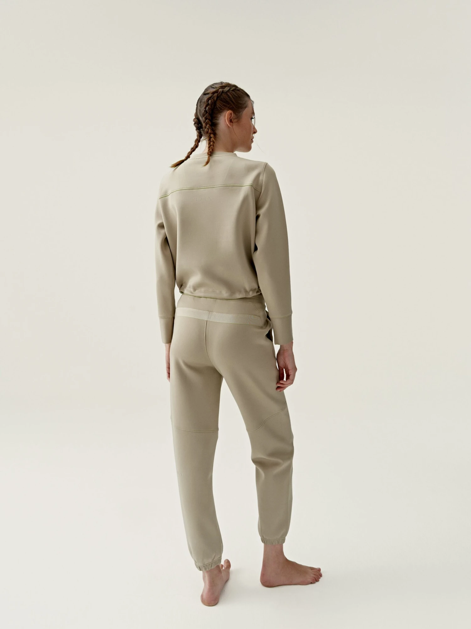 Born Living Yoga Jogger Saona Pumice - Imagen 3