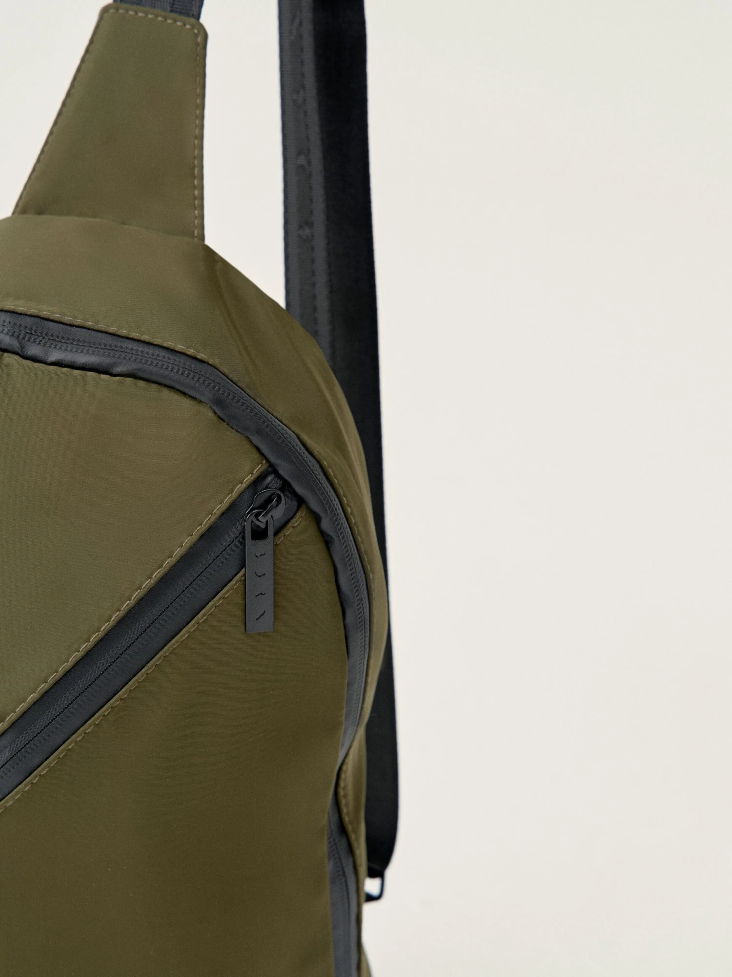 Born Living Yoga Bag Stow Dark Olive - Imagen 4