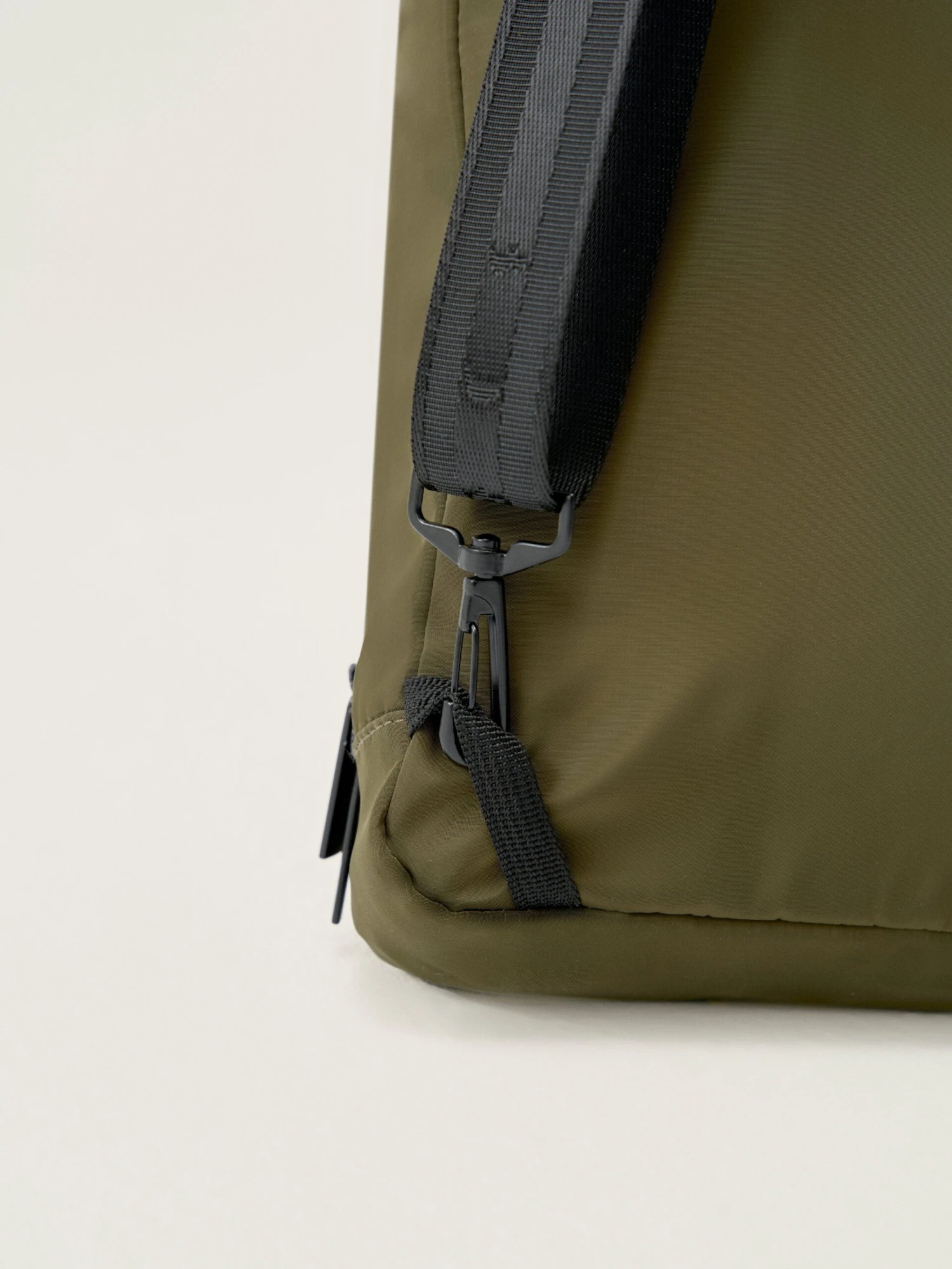 Born Living Yoga Bag Stow Dark Olive - Imagen 5