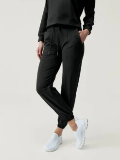 Born Living Yoga Jogger Tamoe Black
