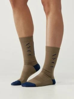 Born Living Yoga Tech Socks Rock