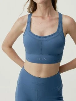 Born Living Yoga Top Unai Vintage Blue