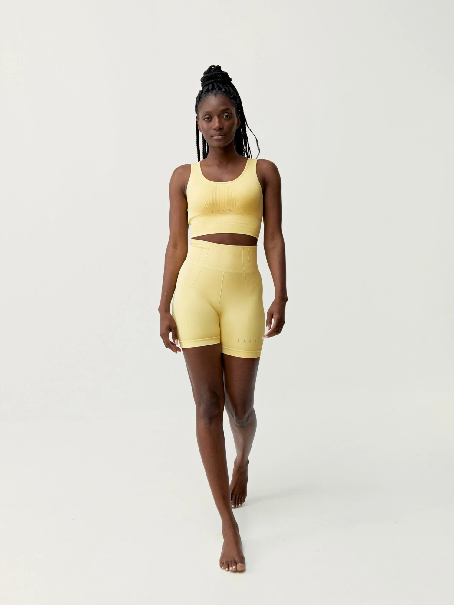 Born Living Yoga Short Urdhva Yellow Soft - Imagen 4